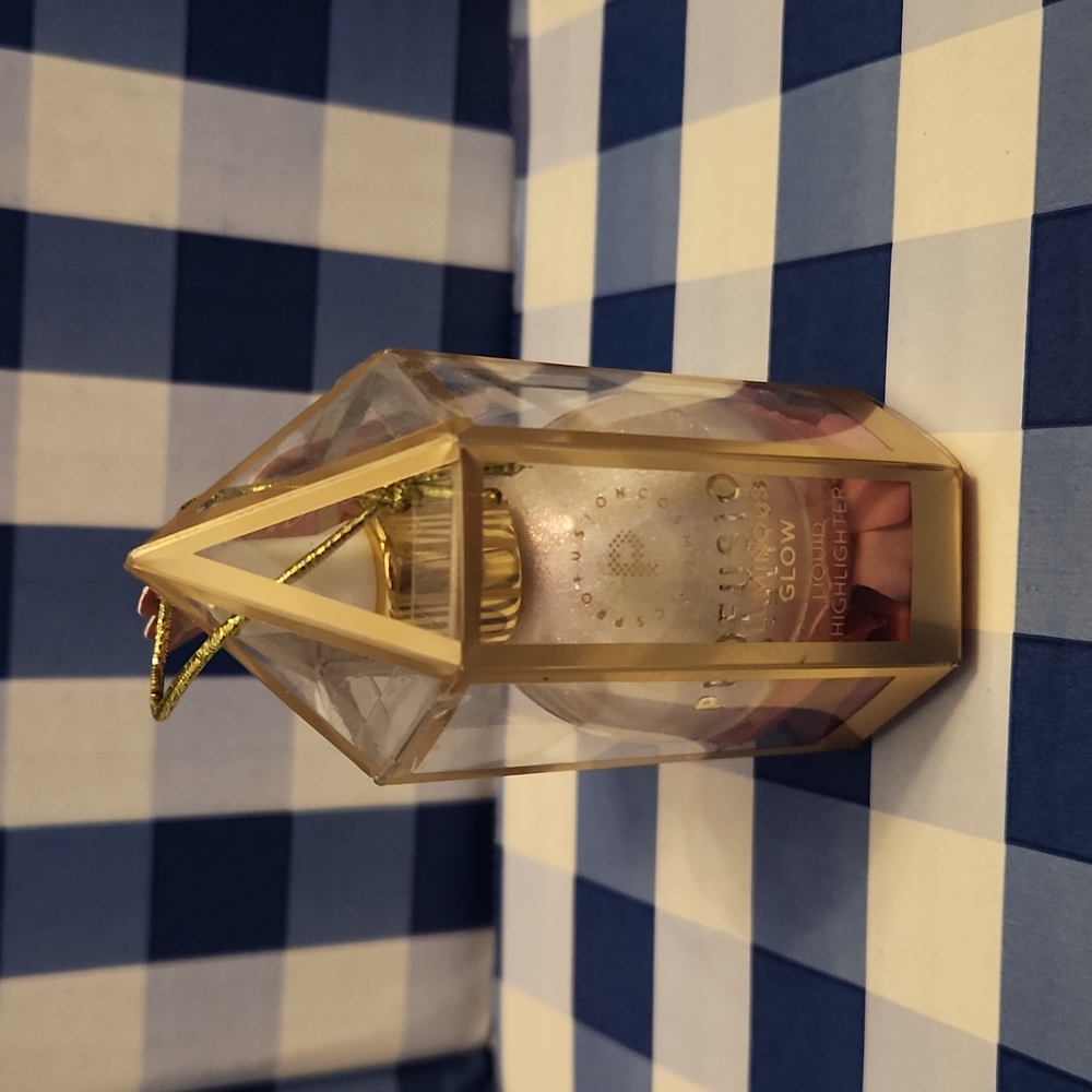 NIB Profusion Luminous Glow Liquid Highlighter.  Color:  Blossom